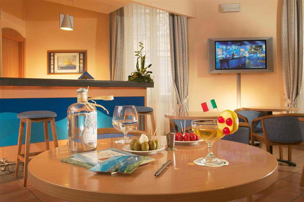 Ibis Styles Napoli Garibaldi Hotel Étterem fotó